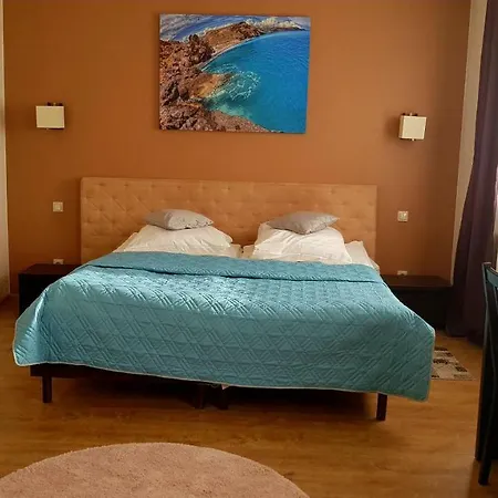 104 Hotel 2*