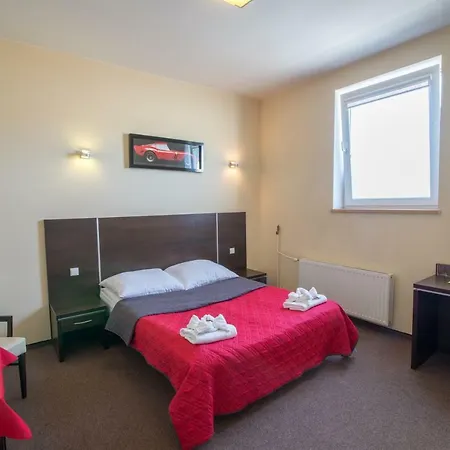 Hotel 104 2*
